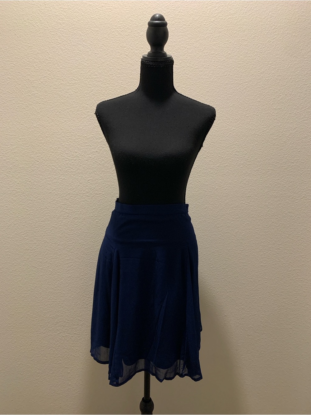 Old Navy Navy Blue A-Line Skirt (Size 18/20; 40” Waist; Says M)